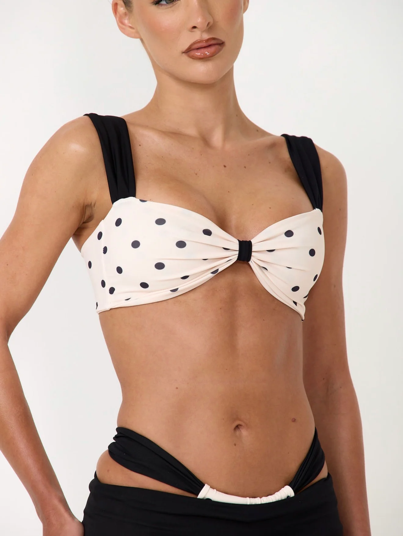 The wide band bikini top - polka dot - Image 5